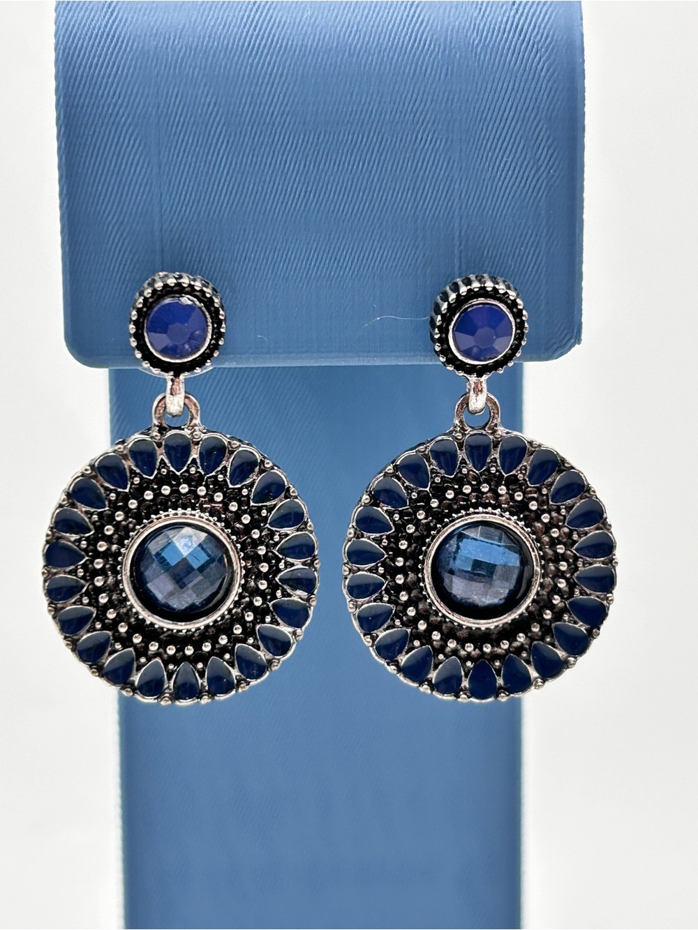Blue Crystal Medallion Dangle Earrings Silver Tone Boho Vintage Style Round